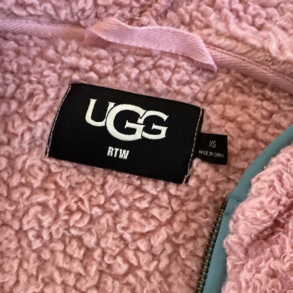 Women’s UGG XS Sherpa fleece jacket pink and purple with light blue ribbing - Picture 2 of 3
